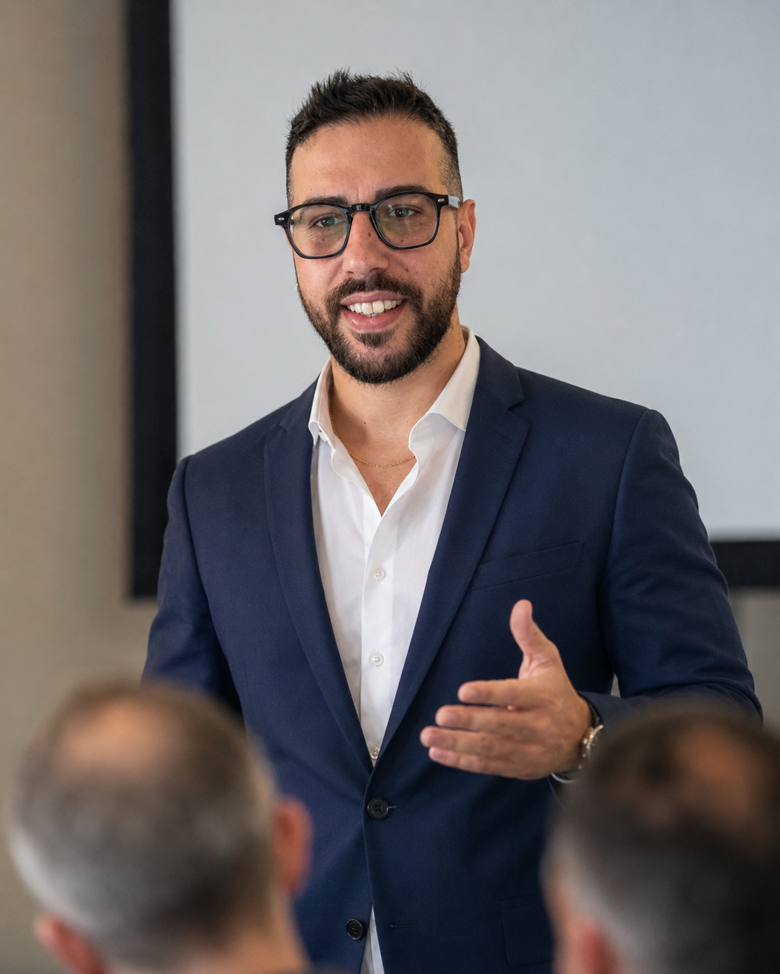 Antonio Mattia Palamà durante un intervento davanti a una platea